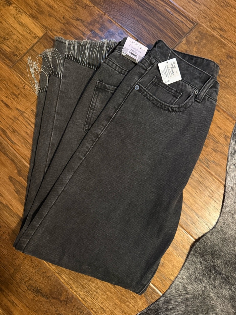 Women's Straight Leg Jeans in Washed Black - Unbranded